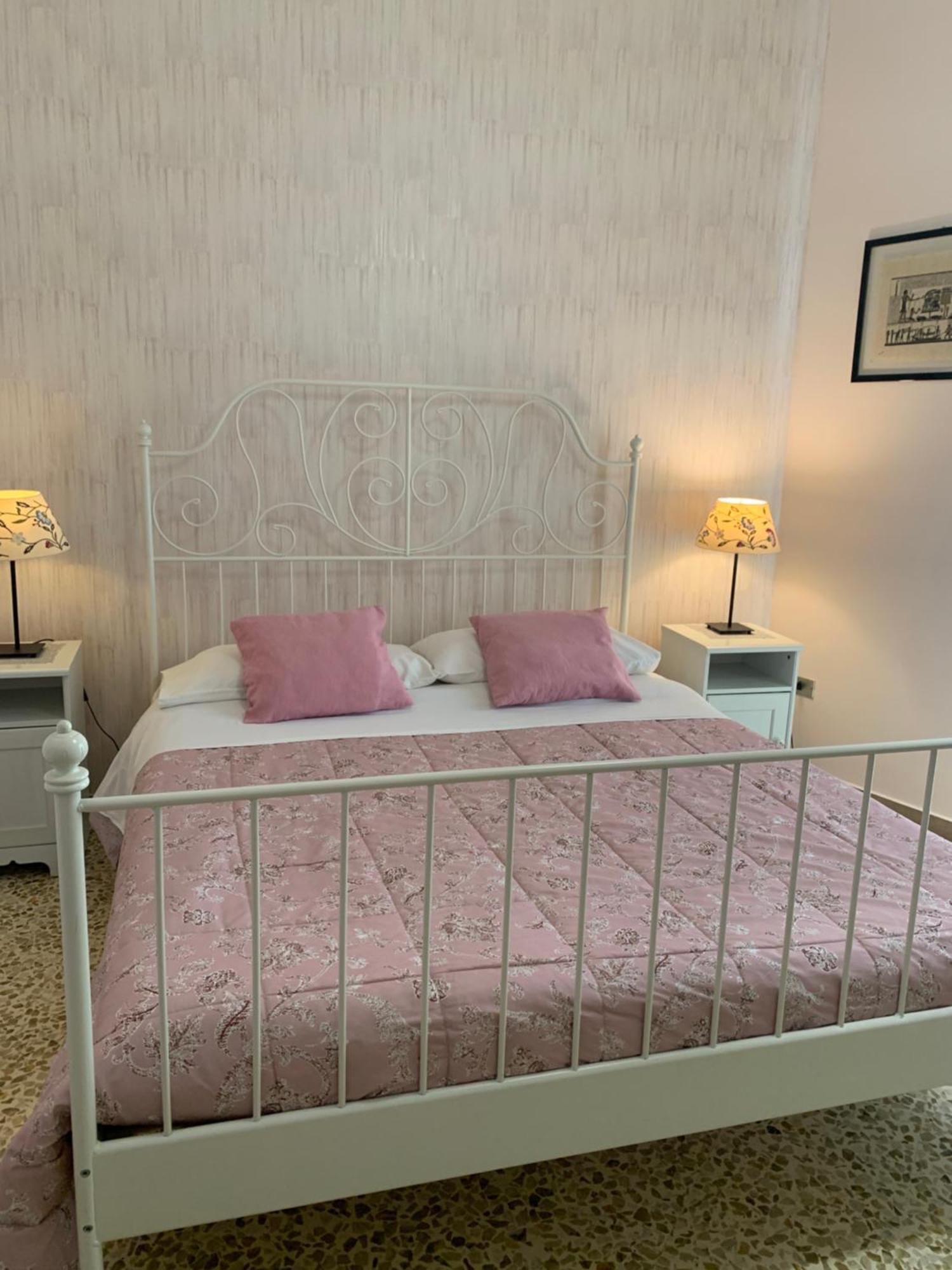 La Casa Di Chicca Apartment Lecce Bagian luar foto