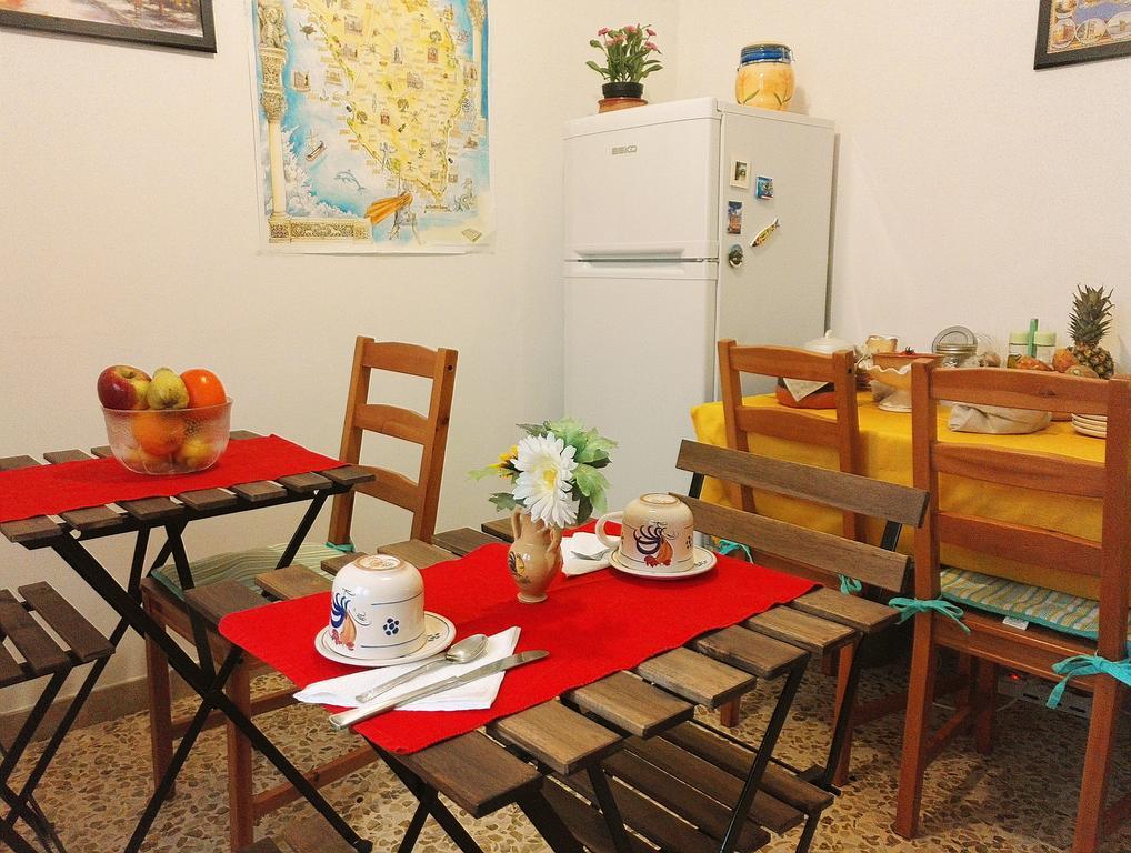 La Casa Di Chicca Apartment Lecce Bagian luar foto